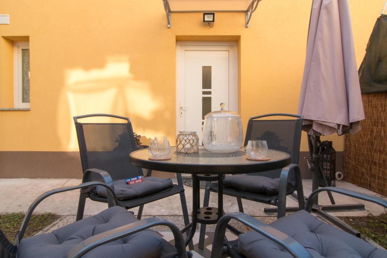 Moet With Garden Apartment Pula Ngoại thất bức ảnh
